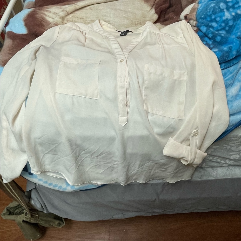 3/4 button down lightweight layering top